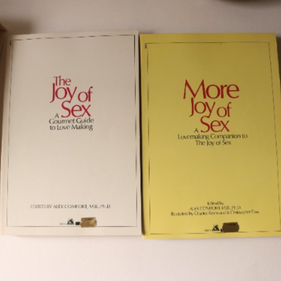 1970s Sex Book BOX SET - 2 Books - 1972 The Joy of Sex, 1974 More Joy of Sex - Picture 4 of 8